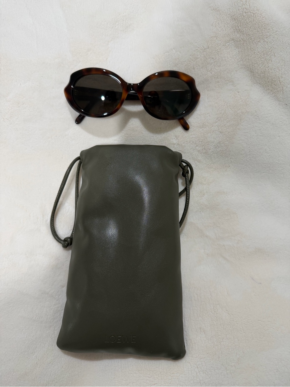 LOEWE Tortoise - Mini Oval Slim sunglasses with pouch and collector’s box